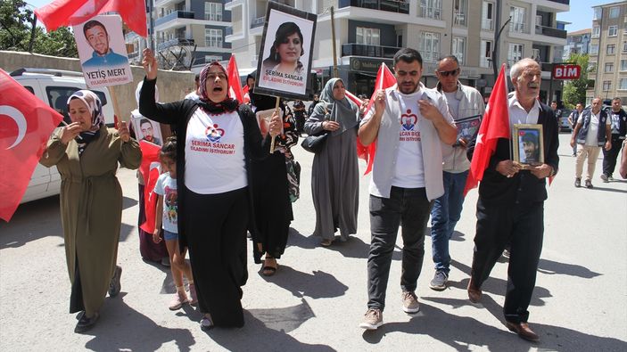 Vanlı ailelerin evlat nöbeti devam ediyor: HDP sanmasın ki vazgeçeceğiz...