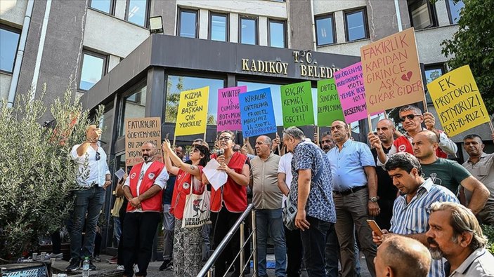 İşçilerin sesi yükseliyor: Kadıköy Belediyesi çalışanlarından iş bırakma eylemi