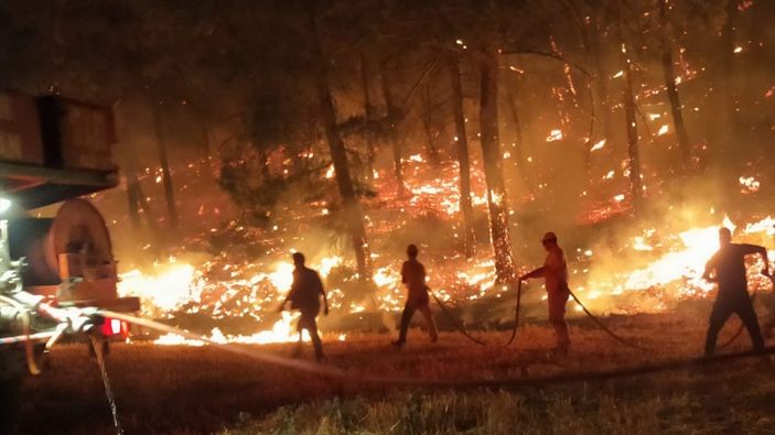 Çanakkale'de yangınla mücadele eden kahraman orman işçileri