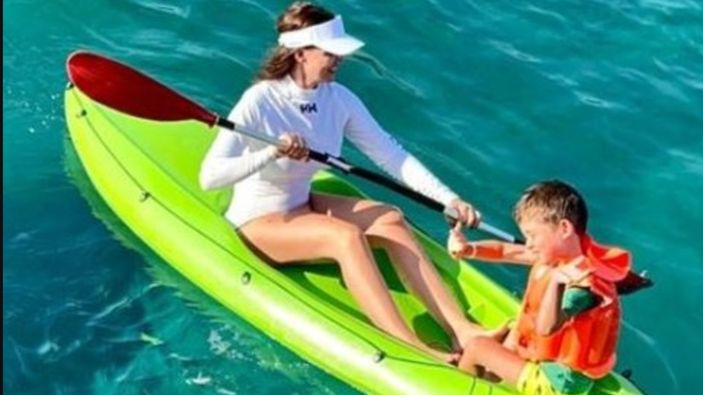 Fahriye Evcen'in oğlu Karan ile kano yaptı