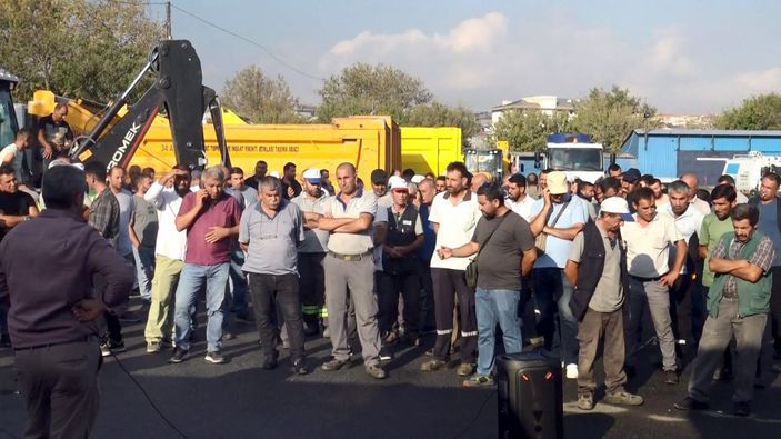 Bir CHP'li belediyede daha eylem! Avcılar Belediyesi işçileri yönetimi protesto etti