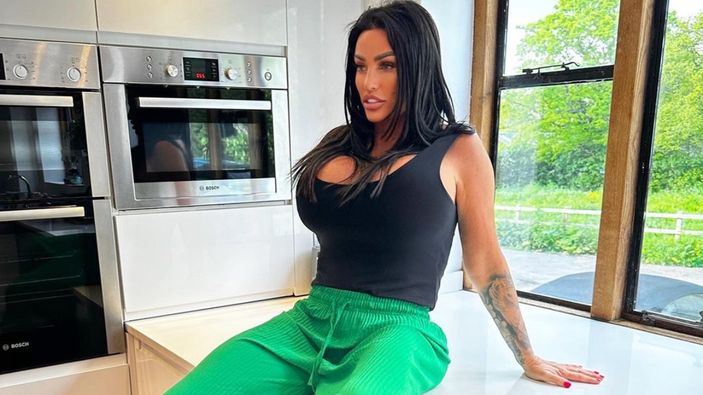 Taşıyıcı anne Katie Price'ı terk etti