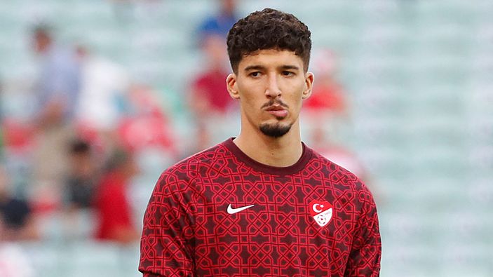 Altay Bayındır resmen Manchester United'da