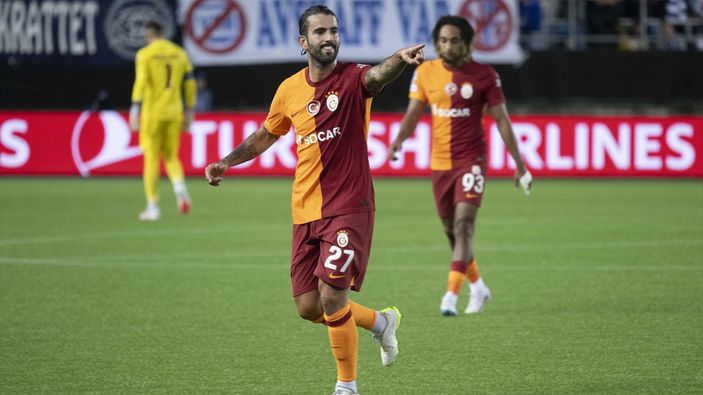 Sergio Oliveira eşi ve menajeriyle Atina'ya gitti