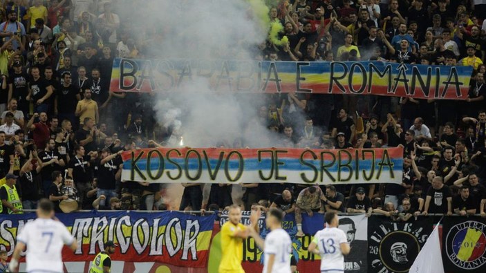 Romanya-Kosova maçında skandal: Futbolcular sahayı terk etti