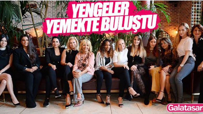 adam karısının memesinden süt içiyor
