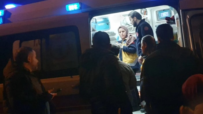 Diyarbakır'da bir kişi kavga ettiği kız kardeşini makasla yaraladı