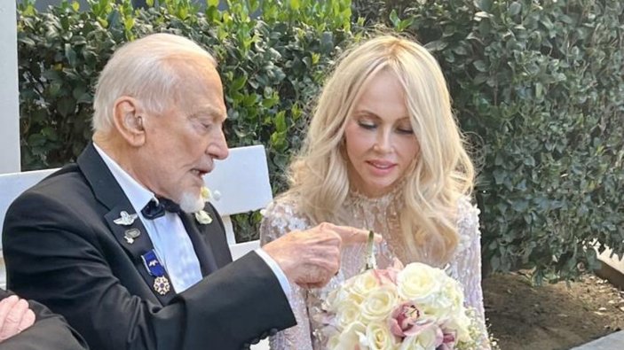 Ay'a ayak basan astronot, 93 yaşında dördüncü kez evlendi