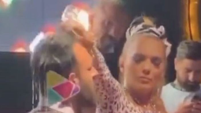 Gökhan Özoğuz'dan Demet Akalın'a sert tepki