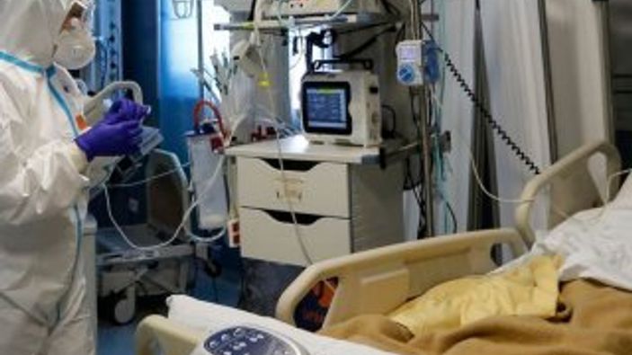 İtalya'da ölü sayısı 23 bin 227'ye yükseldi