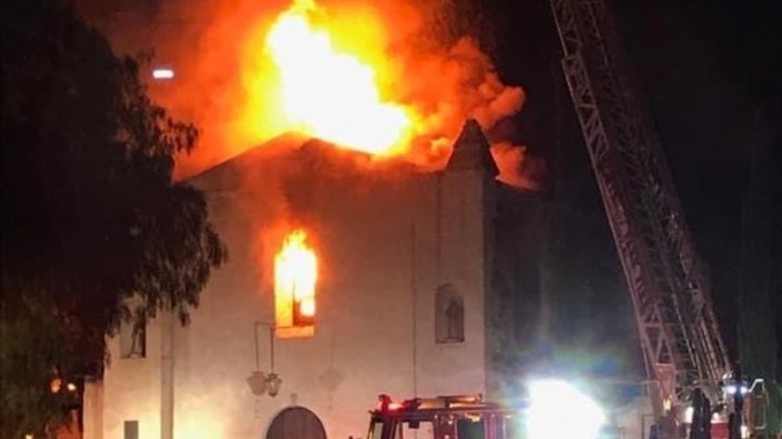 ABD’de 249 yıllık San Gabriel Kilisesi yandı