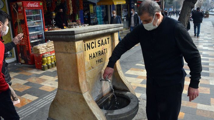 Kahramanmaraş'ta esnaf, çeşmeyi kapatana hediye verdi