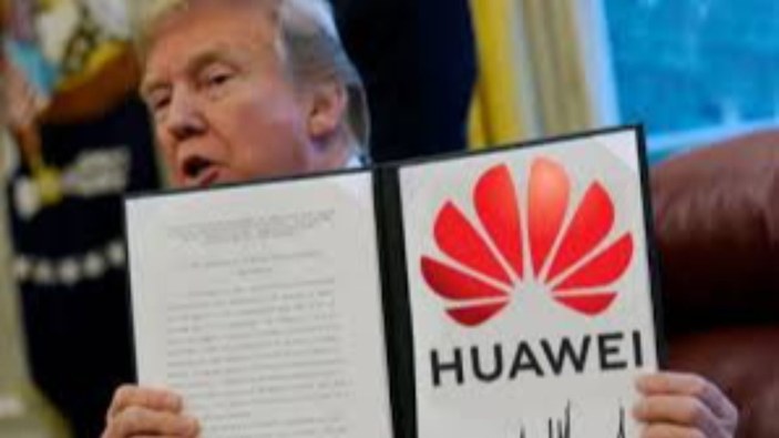 Donald Trump, markaların Çinli şirketlerden ürün tedarik etmesini yasakladı