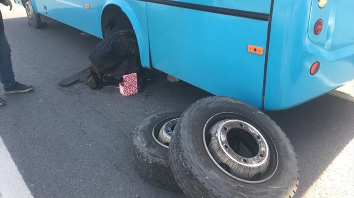 Kahramanmaraş'ta otobüsün tekerleği fırladı