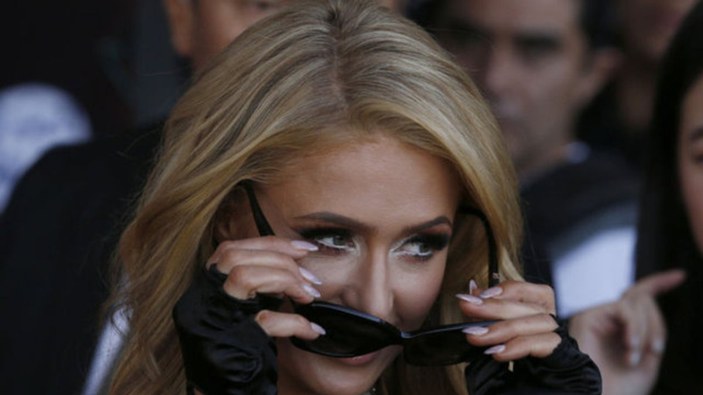 Paris Hilton, tüp bebek tedavisi görüyor