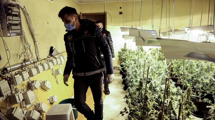İstanbul Emniyeti’nden büyük operasyon: 1 milyonluk uyuşturucu bulundu