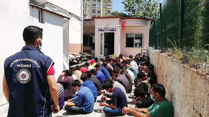 Osmaniye’de 74 kaçak göçmen yakalandı
