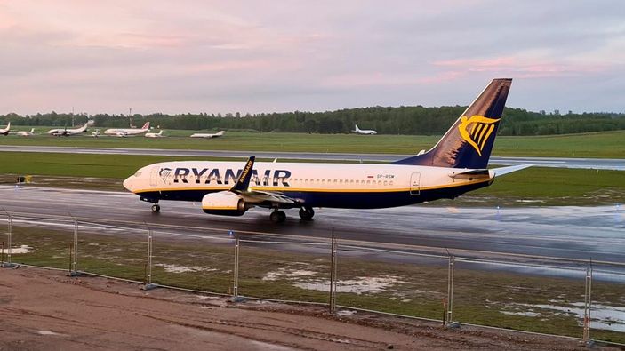 Aleksandr Lukaşenko: Ryanair, nükleer santralin yakınından döndürüldü