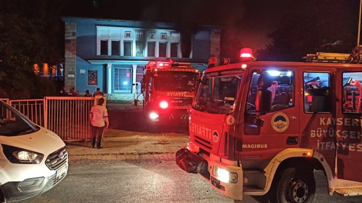 Kayseri'de eski müzede çıkan yangın korkuttu