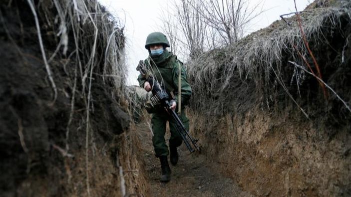Donbas'ta Rusya yanlısı ayrılıkçılar, Ukrayna askerlerine saldırdı