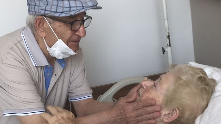 Samsun'da 58 yıldır ilk defa ayrı kalan çiftin buluşması duygulandırdı