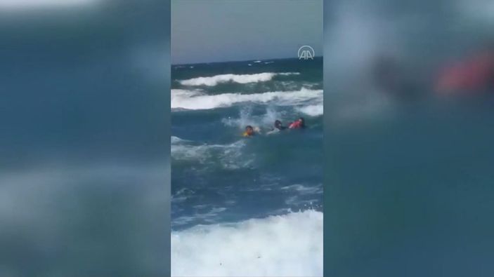 Bartın’da boğulma tehlikesi geçiren kadınların kurtarılma anları kamerada