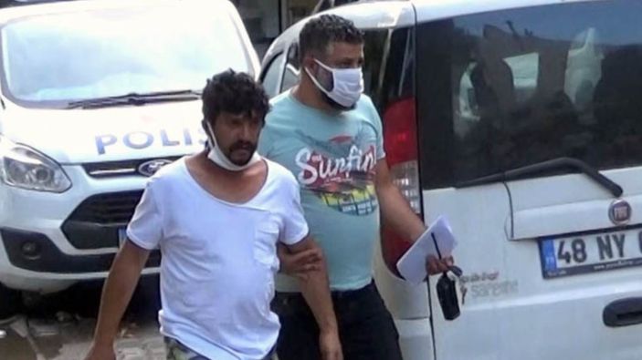 Muğla'da pompalı tüfekle köpeğini öldürdü