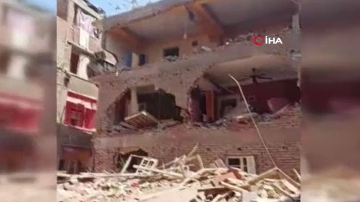 Mısır’da 6 katlı bina çöktü