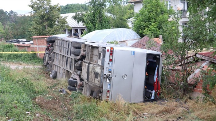 Kastamonu’da servis otobüsü otomobille çarpıştı: 18 yaralı