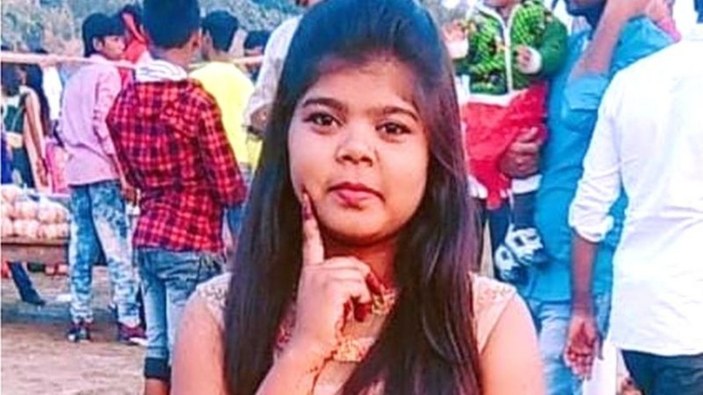 Hindistan'da 17 yaşındaki kız, kot pantolon giydiği için öldürüldü
