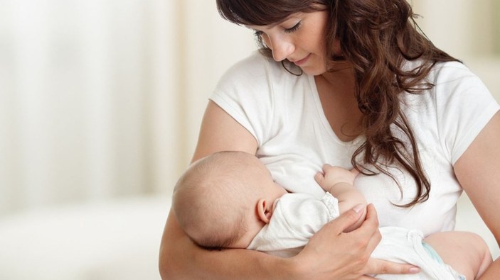 Bebeğinizi emzirirken izlemeniz gereken 6 adım