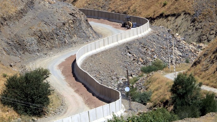 Van sınırında, 43 kilometrelik duvar inşa edildi