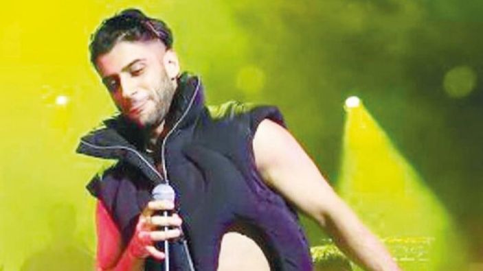 Reynmen'in sahne kıyafeti beğenilmedi