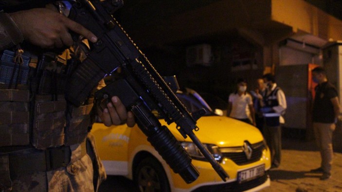Diyarbakır'da şüphelilerin atıp kaçtığı valizden kilolarca uyuşturucu çıktı