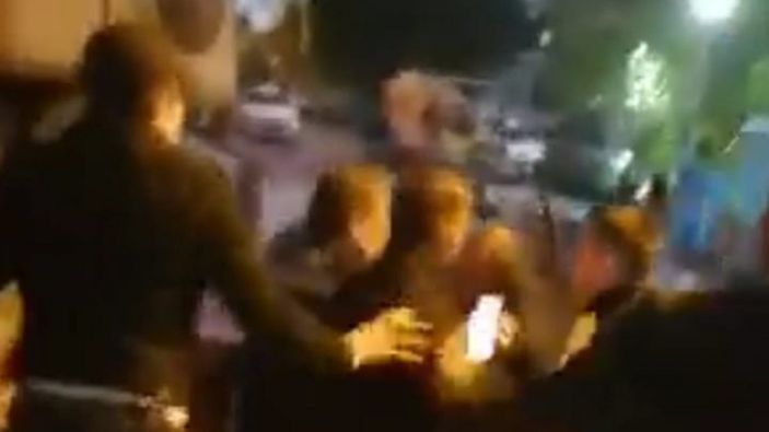 Küçükçekmece’de esnaf kavgası: Bekçiler havaya ateş açtı