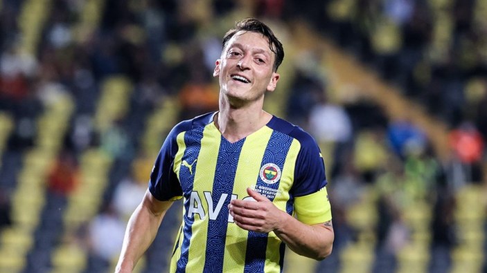 Mesut Özil'in menajeri: Mesut, Fenerbahçe'de kalacak