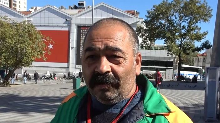 Bursa'da temizlik görevlisi bulduğu para dolu çantayı sahibine teslim etti