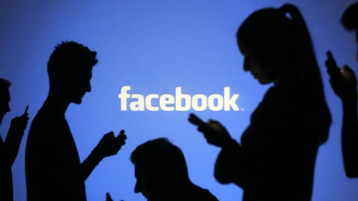 Facebook, gençler için yaşlılardan vazgeçiyor