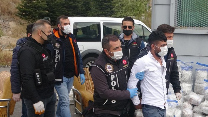 Kayseri'de uyuşturucu tacirinden basın mensuplarına: Poz vereyim mi ağabey
