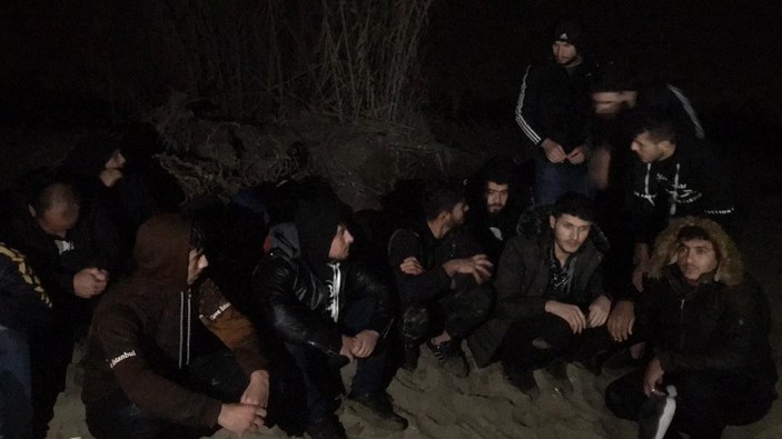 Antalya’da 15 kaçak göçmen yakalandı