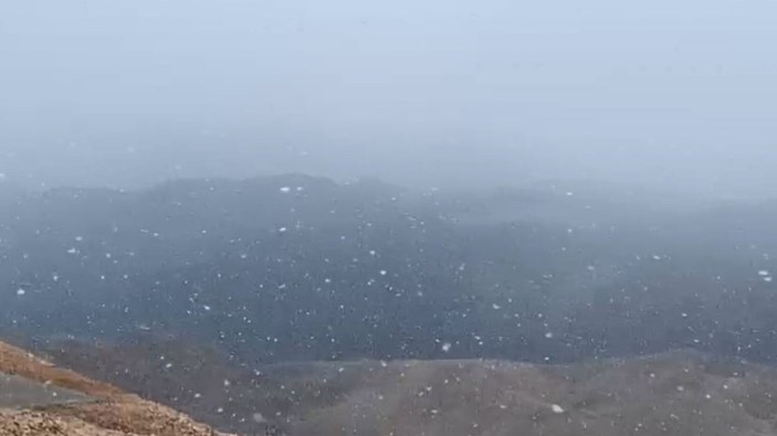 Antalya’ya mevsimin ilk karı yağdı