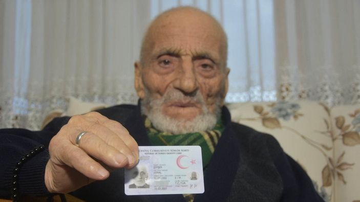 Sivas'ta 99 yaşındaki adam koronavirüsü yendi