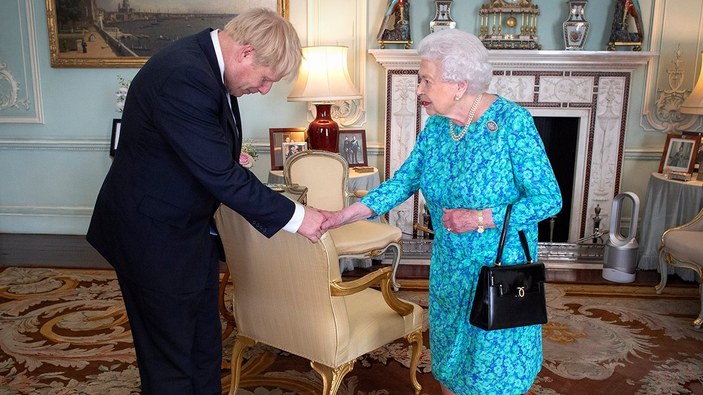 Boris Johnson: Kraliçe Elizabeth çok iyi durumda
