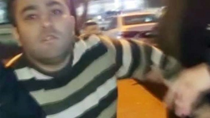 Gaziantep’te, kedileri çuvala koyup götürürken yakalandı