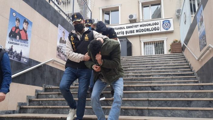 İstanbul'da çalıntı araçla 6 iş yeri soyanlar yakalandı