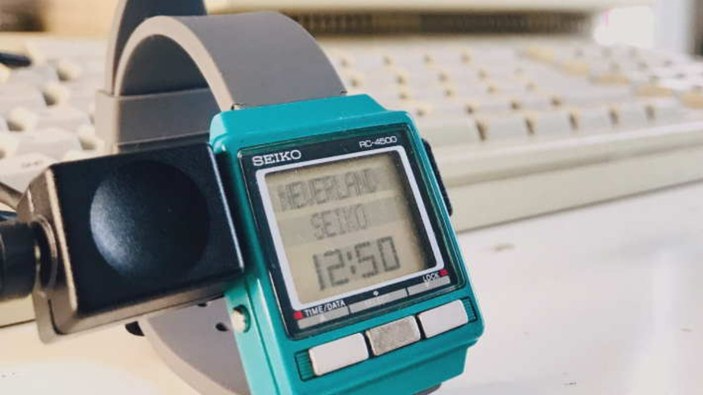 Tam 33 yıllık: Dünyanın en eski Apple Watch modeli satışa çıkıyor