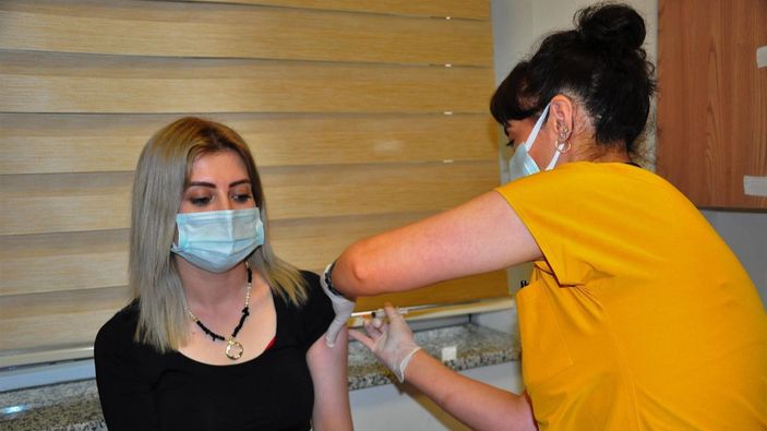 Avrupa'daki vaka patlamaları, 3'üncü doza geç başlamalarına bağlandı
