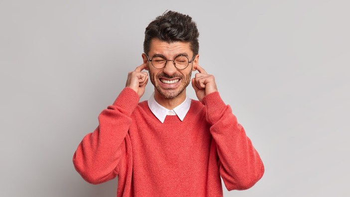 Kulak çınlamasının 10 nedeni ve önlemek için ipuçları