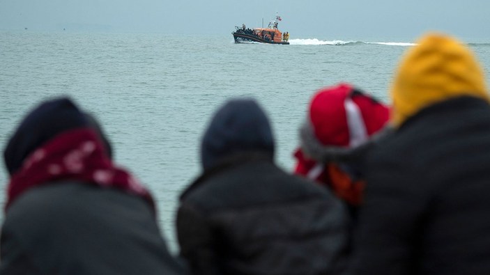 Manş Denizi'nde 27 göçmen hayatını kaybetti