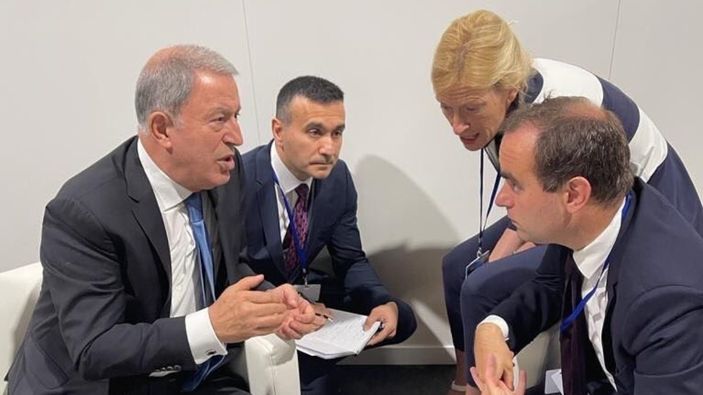 Milli Savunma Bakanı Hulusi Akar, Fransız mevkidaşı ile görüştü.